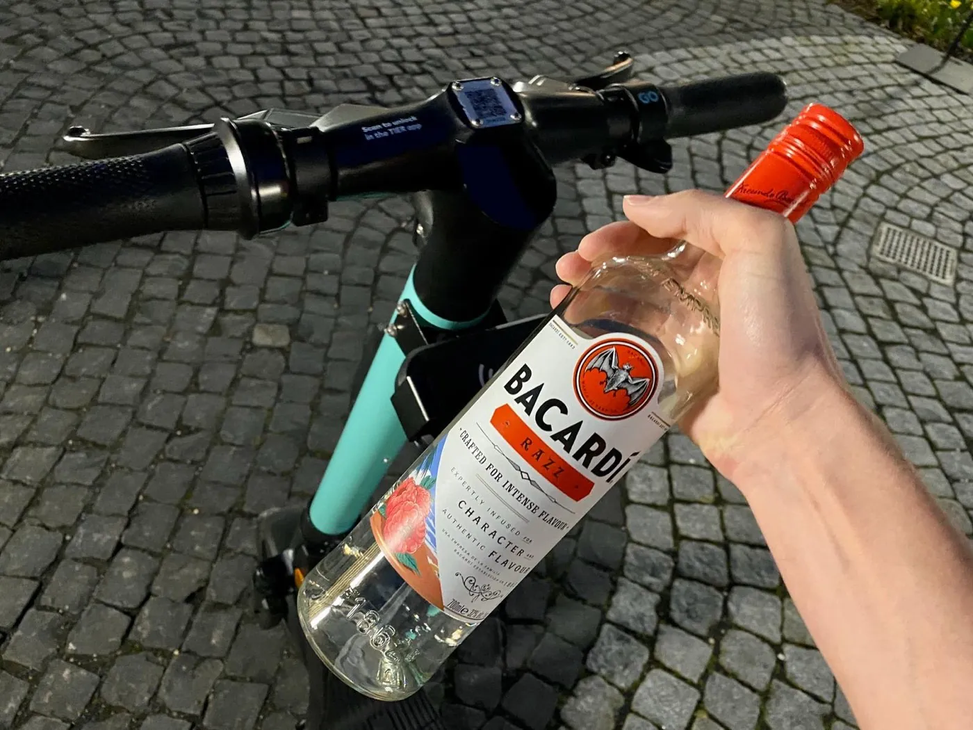 Alkohol auf dem E-Scooter: Promillegrenzen und Strafen